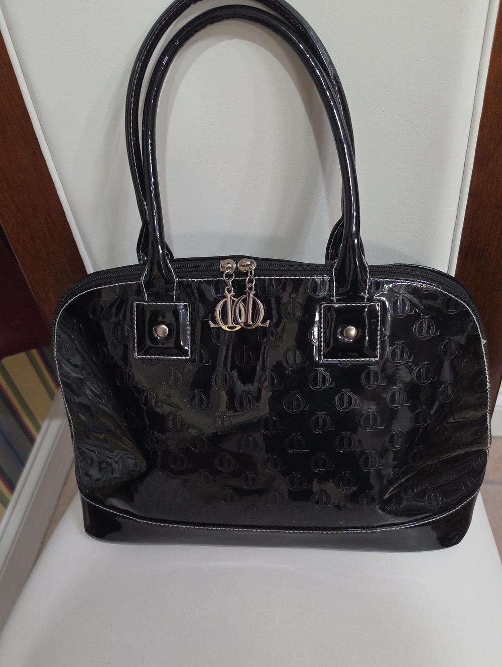 Vintage Queen by Queen Latifah Black Patent Embossed QL Monogram Dome Satchel